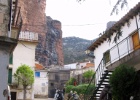 Riglos, onder aan het pad   Elly van Zonneveld